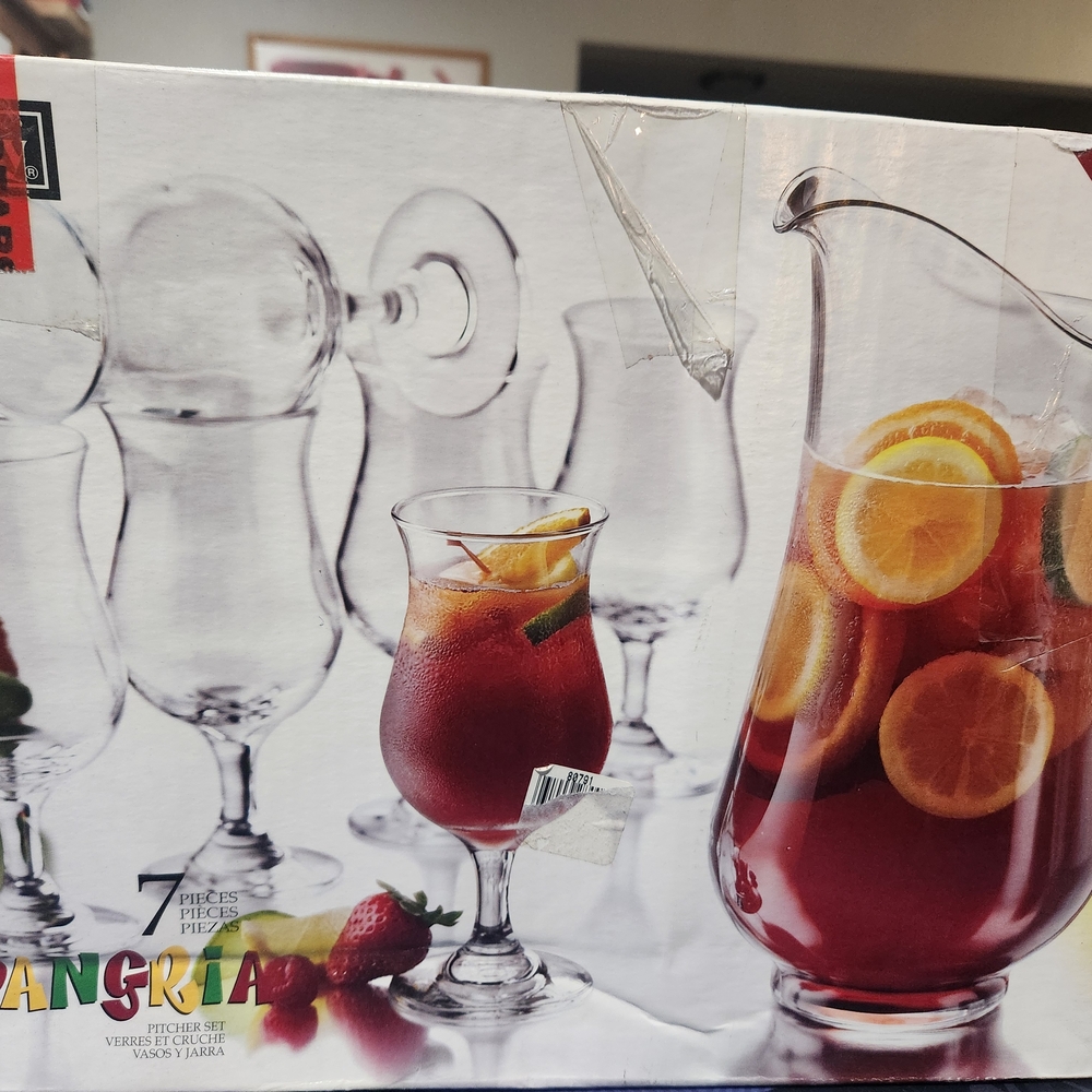 Libbey Sangria Set with Clear Glasses